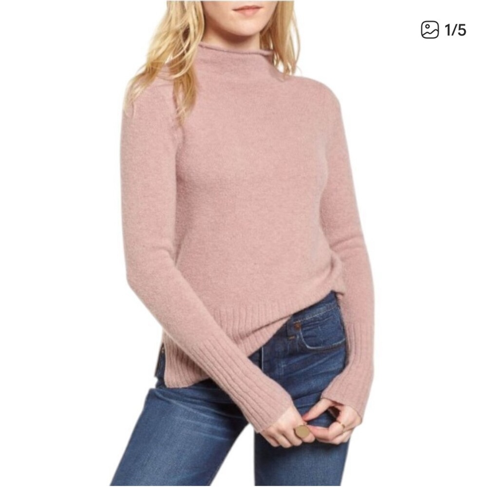 Madewell Inland Rolled Turtleneck Sweater in a pink color